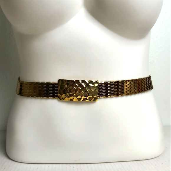 Statement Vintage 1990 Scalloped Fish Scale Stretch Belt Gold Tone Casual